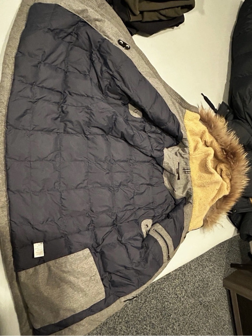 Men’s M Black Brown 1826 Grey Winter Parka - Raccoon Fur Hood - Great Condition - Picture 3 of 6